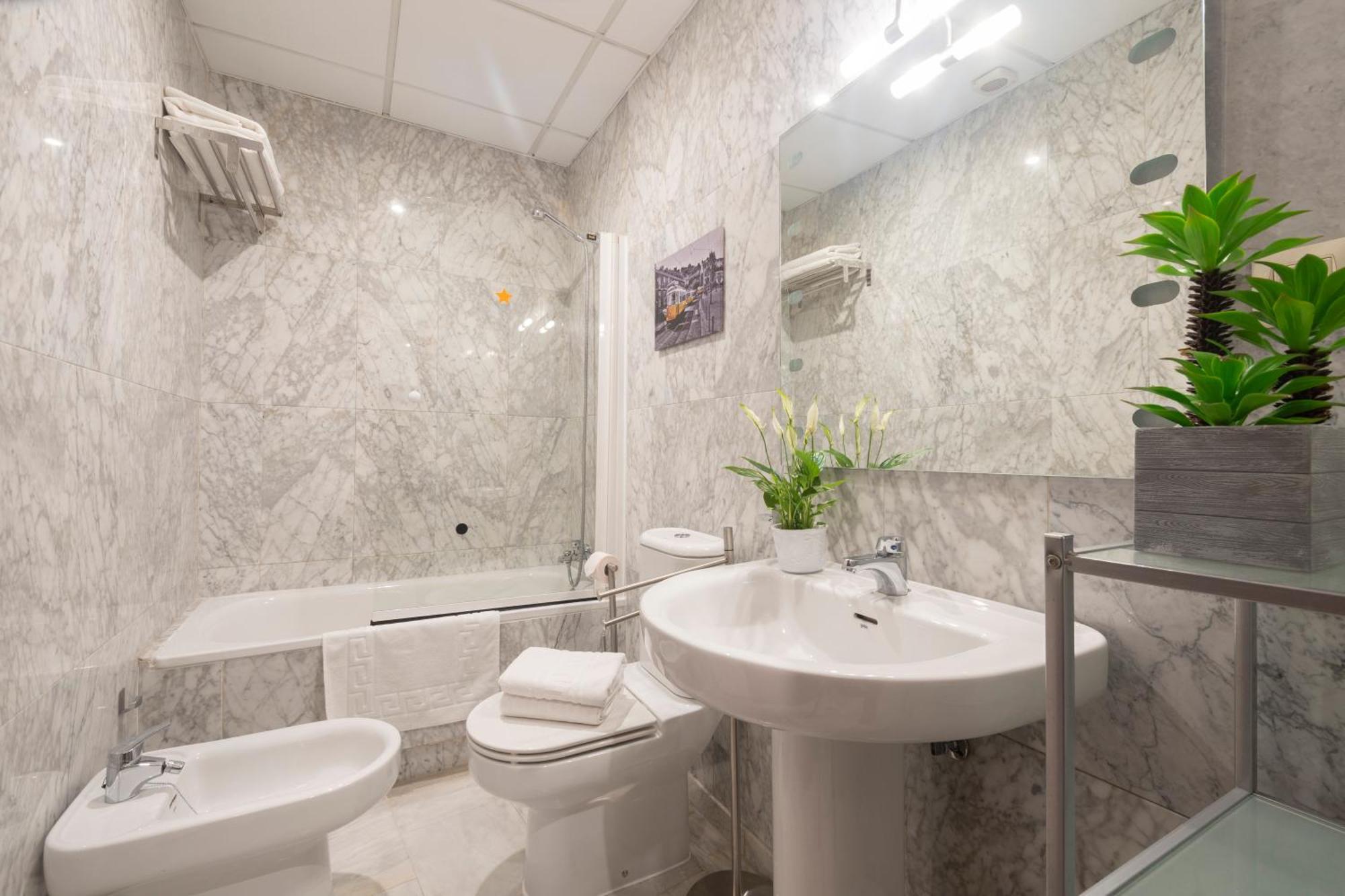 Apartamento Adultos Centro Nueva De La Virgen 2 Free Parking Гранада Екстер'єр фото